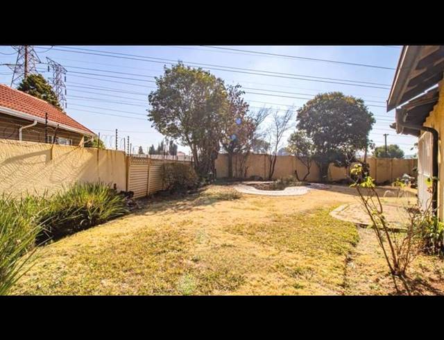 5 BEDROOM HOUSE FOR SALE IN GLENANDA